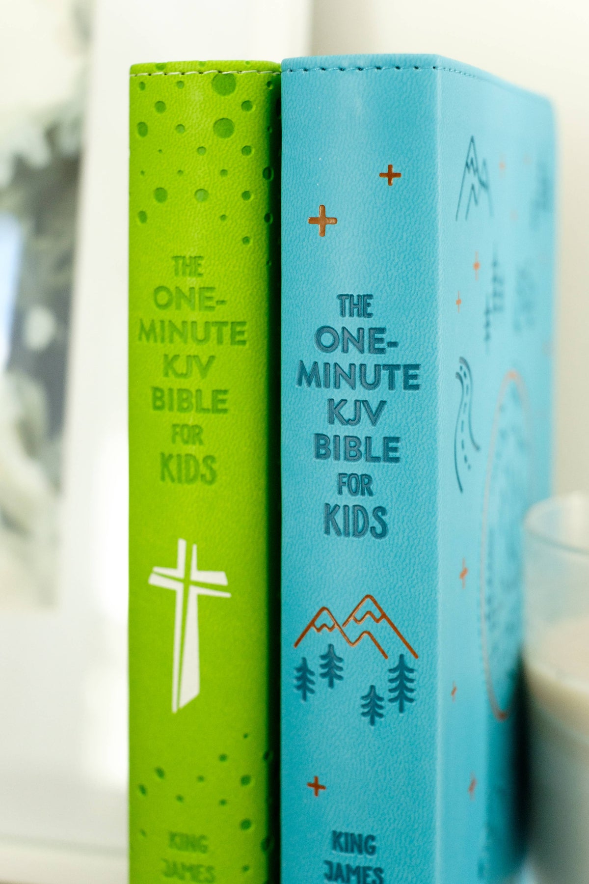 The One-Minute KJV Bible for Kids [Adventure Blue] — Barbour Publishing, Inc. Books and Devotionals