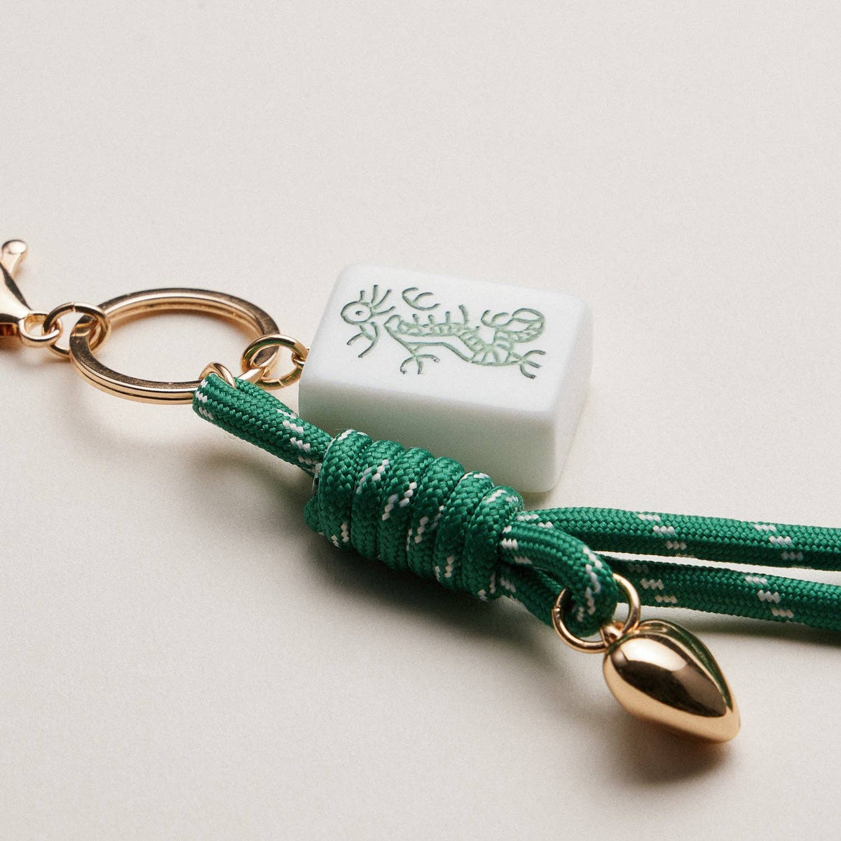 Mahjong Keychain | Heart Charm & Rope — Frem